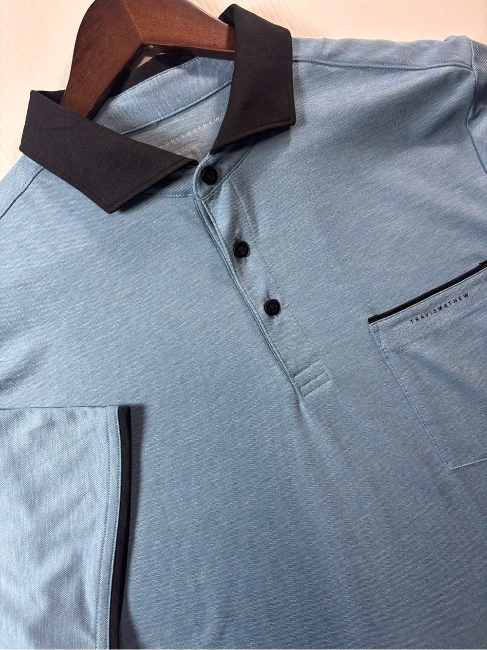 Travis Mathew NWT Performance Golf Polo Blue Contrast Collar/Pocket Large